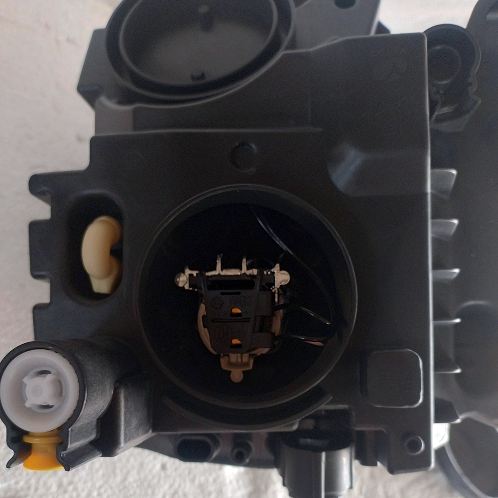 Original VARROC Left Front Light Skoda Karoq 2017-2021 00205042-04 (57B941016)