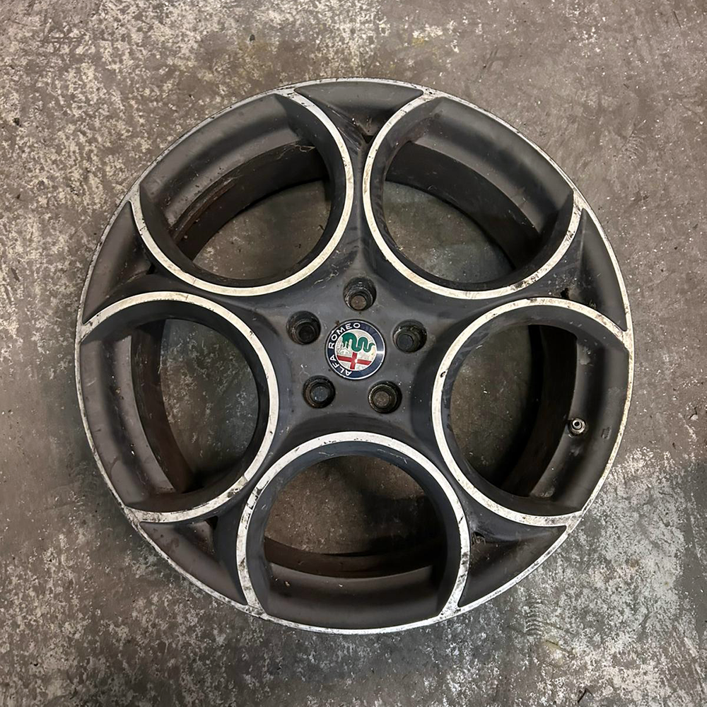 Cerchi in Lega Originali Alfa Romeo Stelvio 2018 [5 Fori] R19 8J ET34 [4 unità]