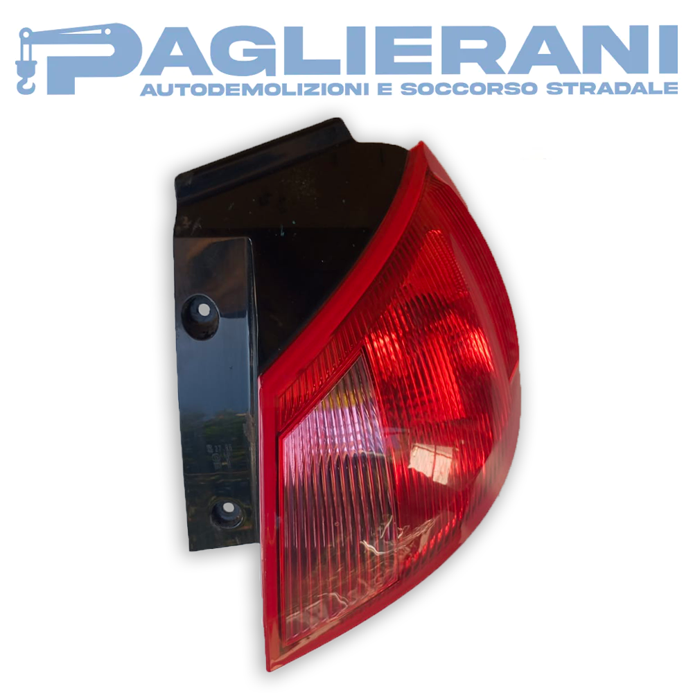 Fanale Posteriore DX Mitsubishi Colt 2004-2009 Grado A (Codice Rif. MN957366)