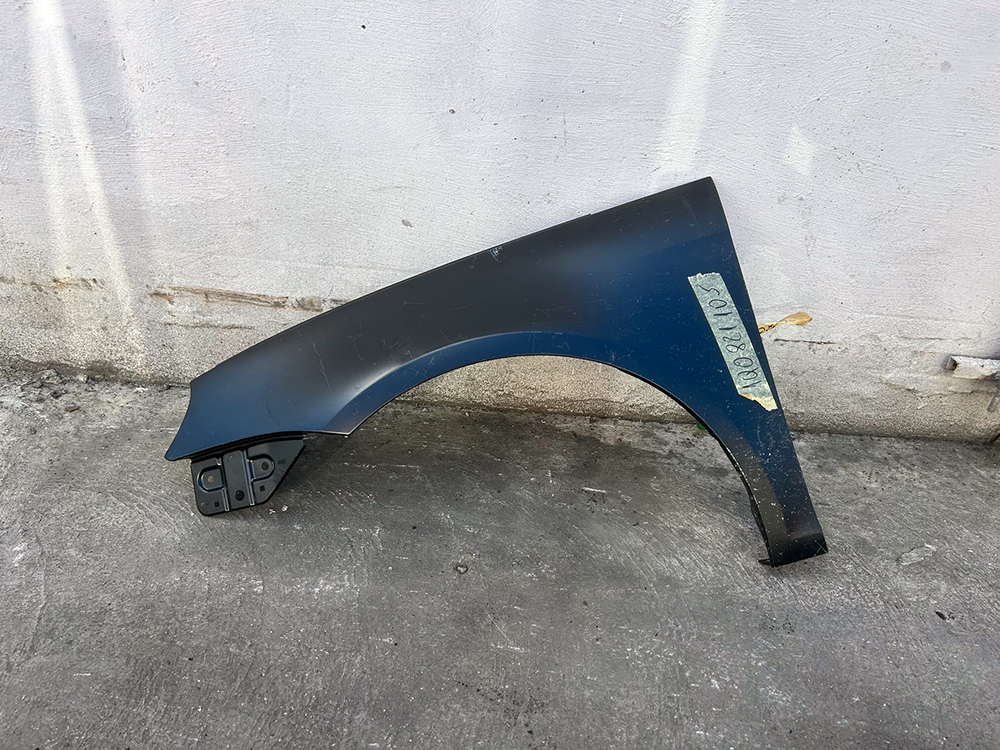 Parafango Anteriore Sinistro SX Originale Volkswagen EOS 2006-2015 Nero (1Q0821105)