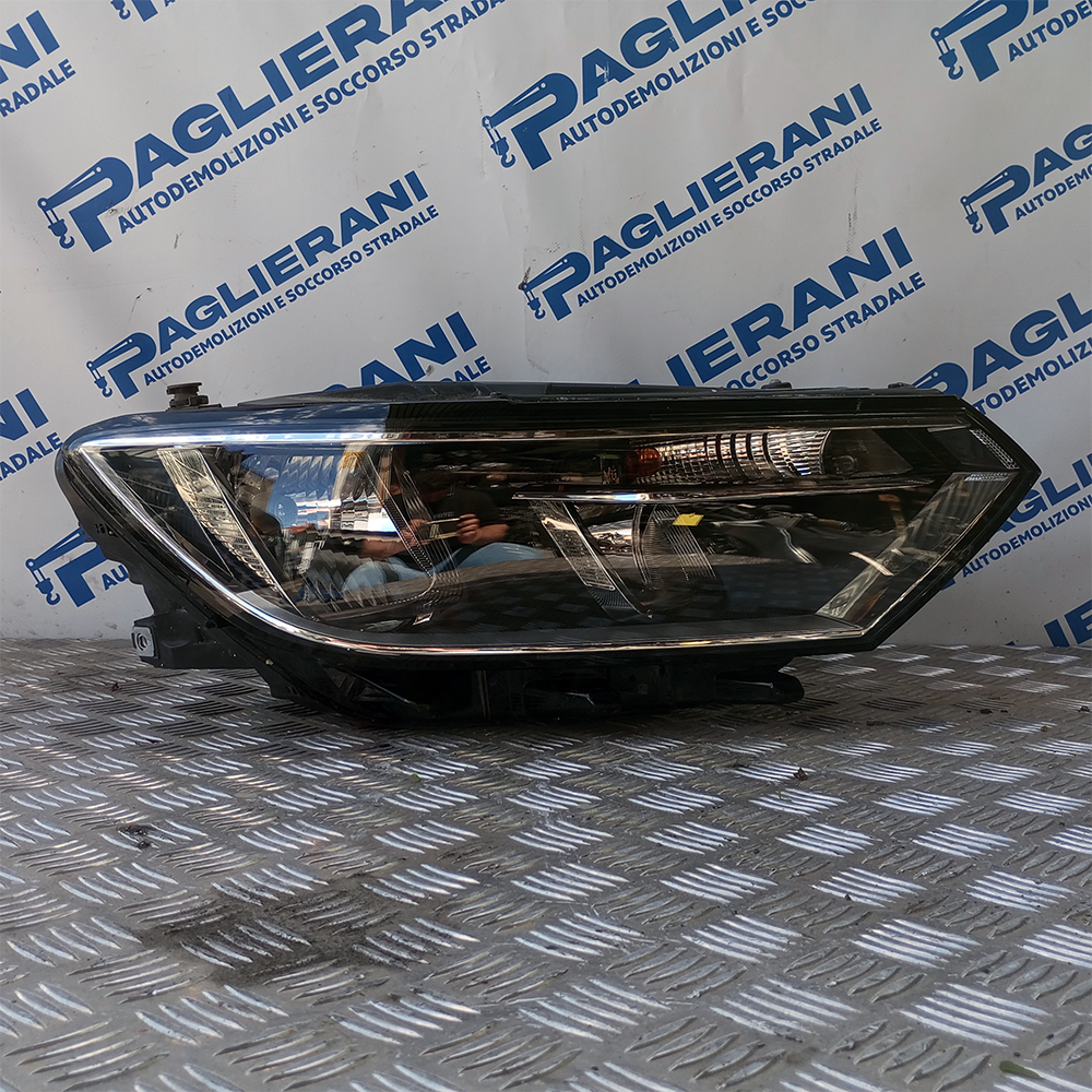 Fanale Originale VALEO Anteriore Destro DX Volkswagen Passat [B8] 2014-2023 90049911 (3G1941006B)