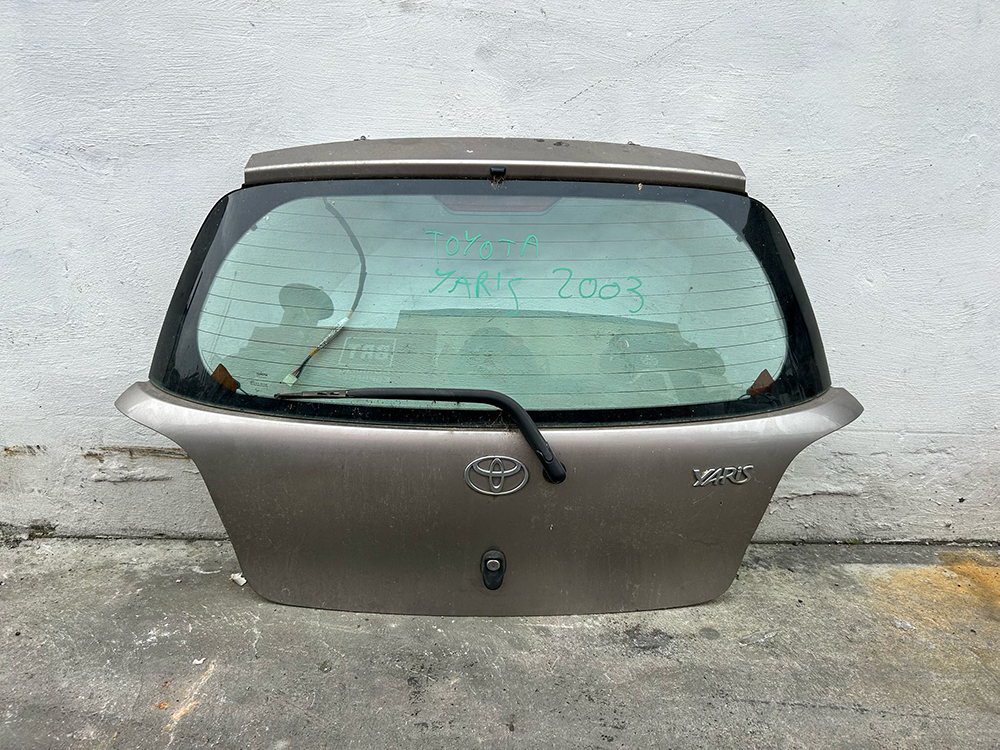 Complete Original Rear Door Toyota Yaris 2003-2005 Gold